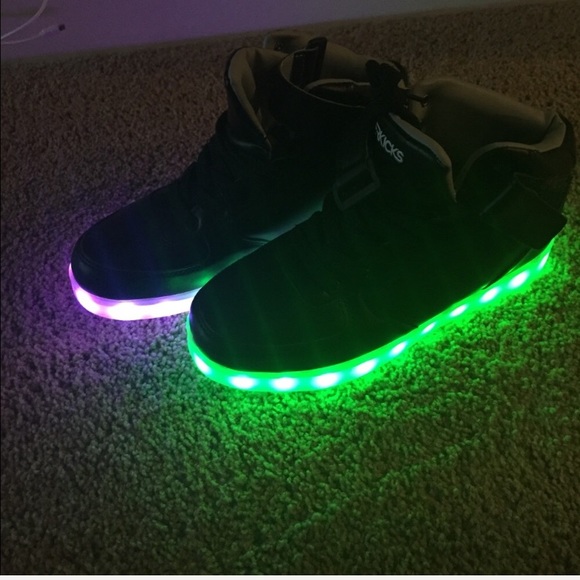 Light Up Hoverkicks - Picture 1 of 8